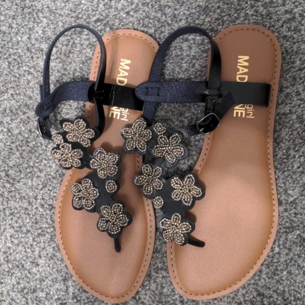 Black beaded flower sandals size 8.5